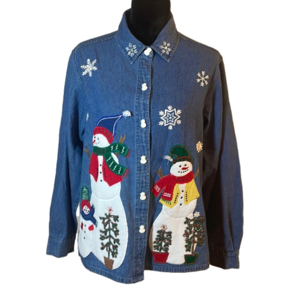 Dress Barn Tops - DRESSBARN vintage denim button up Christmas shirt size M